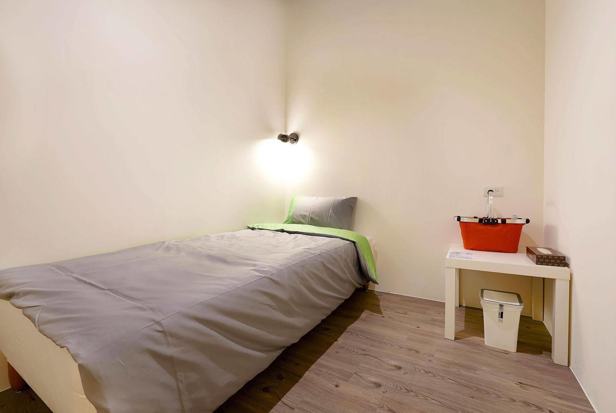 Ease Single Inn Тайчжун Экстерьер фото