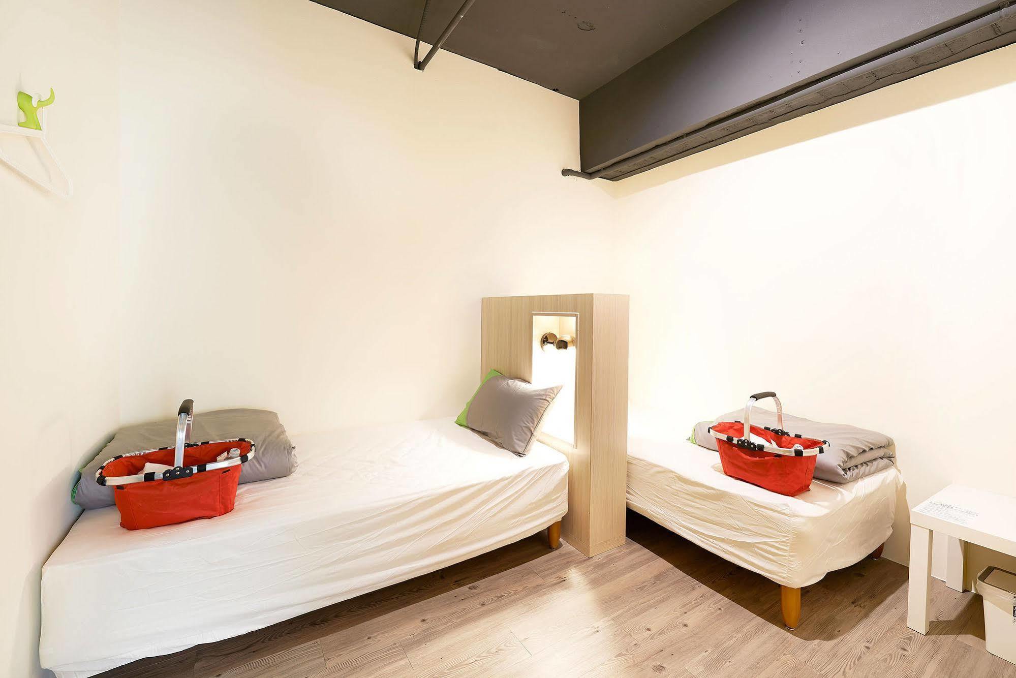 Ease Single Inn Тайчжун Экстерьер фото