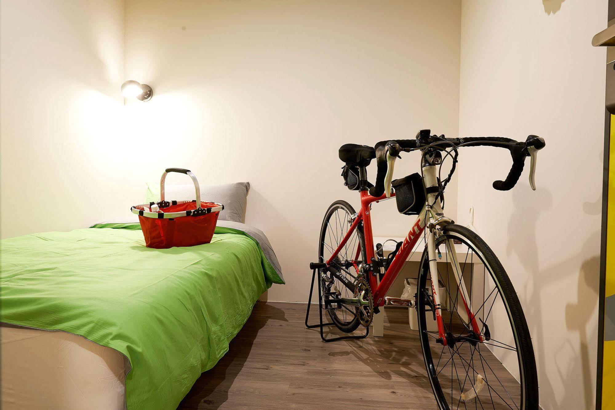 Ease Single Inn Тайчжун Экстерьер фото